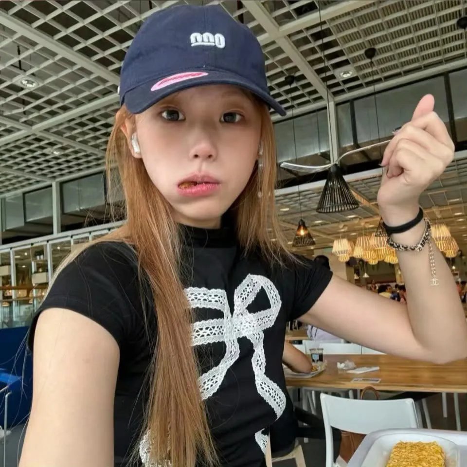 在你身边笑对明天